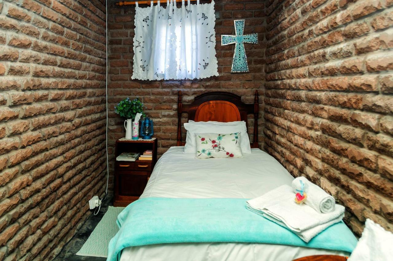 Kalahari Camelthorn Guesthouse And Camping Askham Екстериор снимка